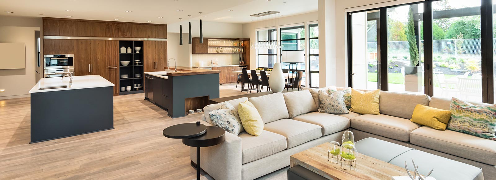 Shoreline Plaza | Apartments In Reno, NV